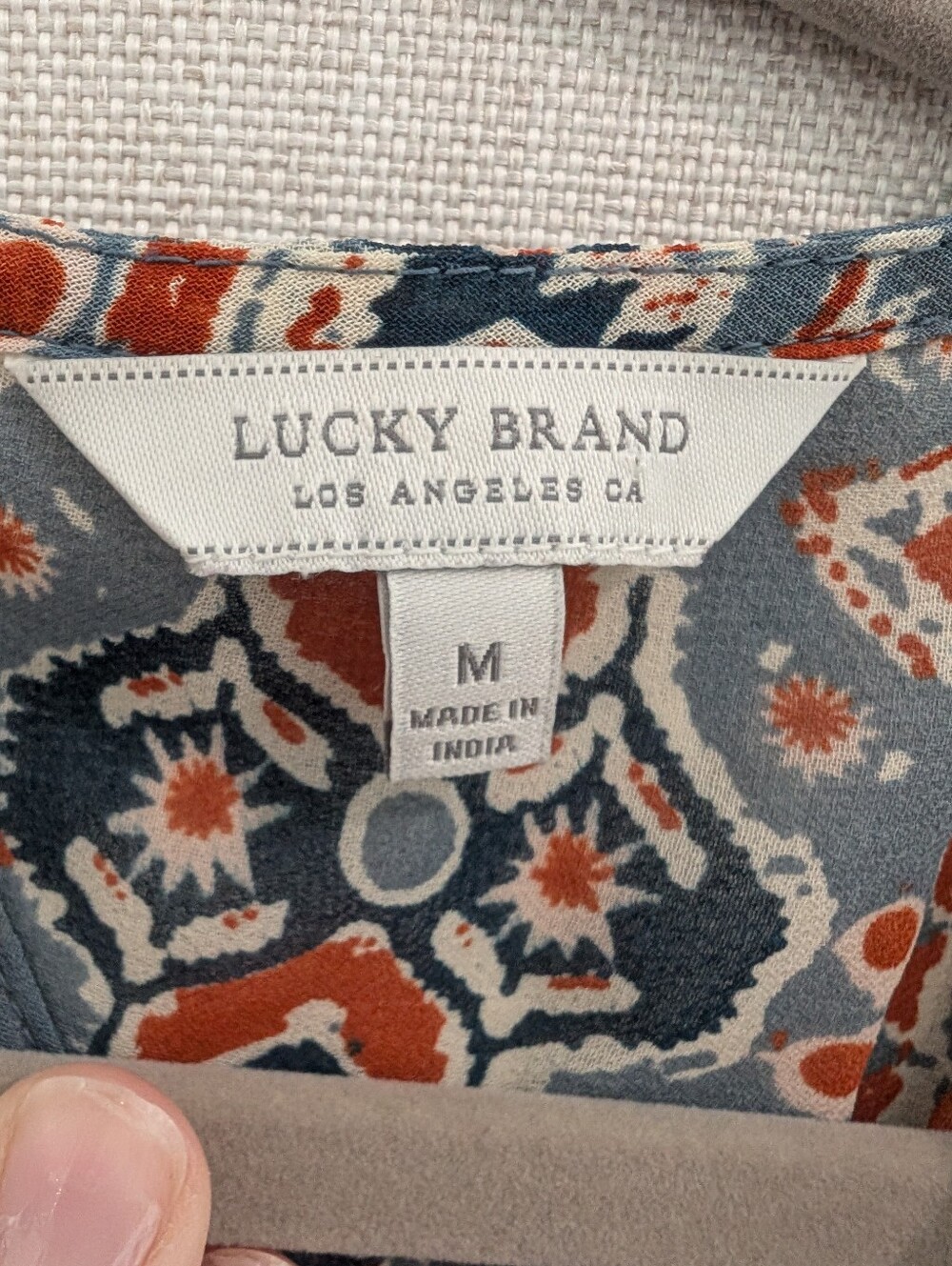 Lucky Brand Mosaic Print Flutter Sleeve Top M Boho Cutout Back - Picture 8 of 10